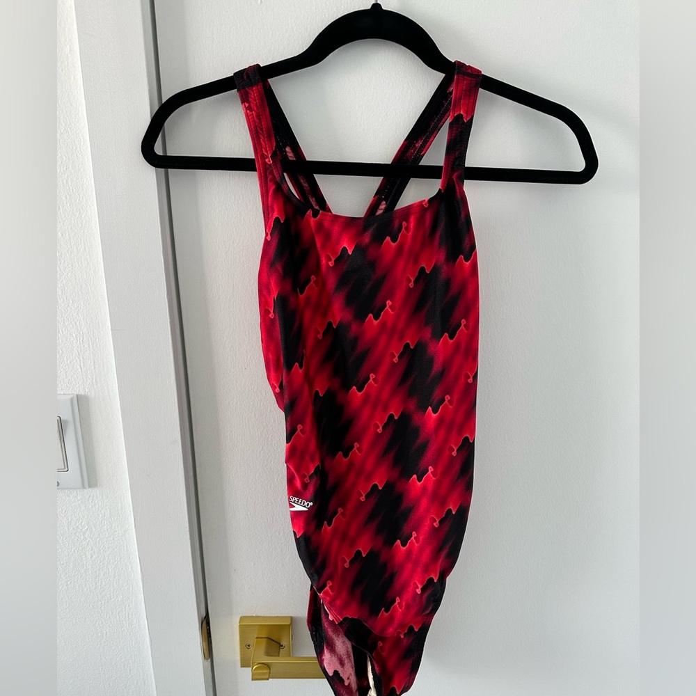 Speedo swimsuit size small